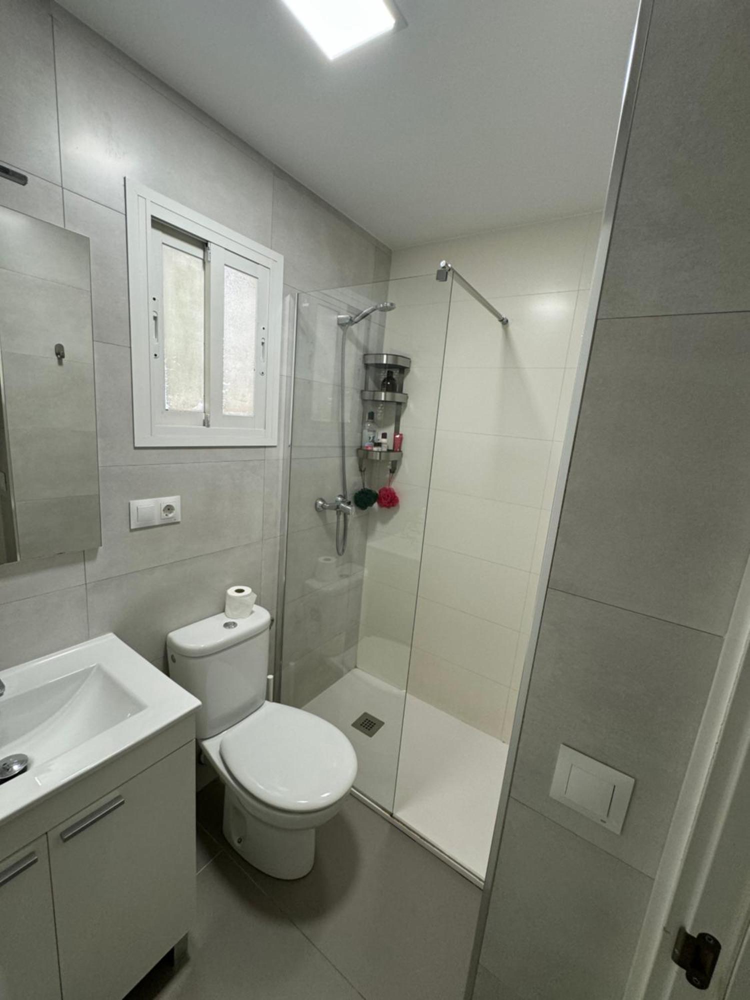 Malaga Beach, Pedregalejo Apt.4/6 2 Hab. Bagian luar foto